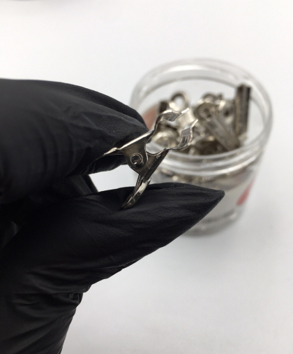 Прищепка для зажима ногтей, металлическая маленькая, 1 шт.